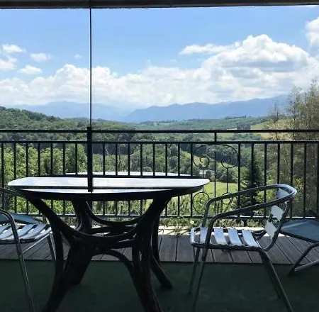 Les De La Maison Bleue D'estialescq