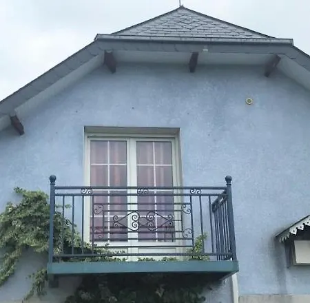 Les De La Maison Bleue D'estialescq