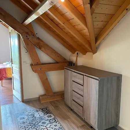 Les De La Maison Bleue D'estialescq