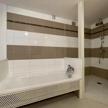 Les De La Maison Bleue D'estialescq Apartment *