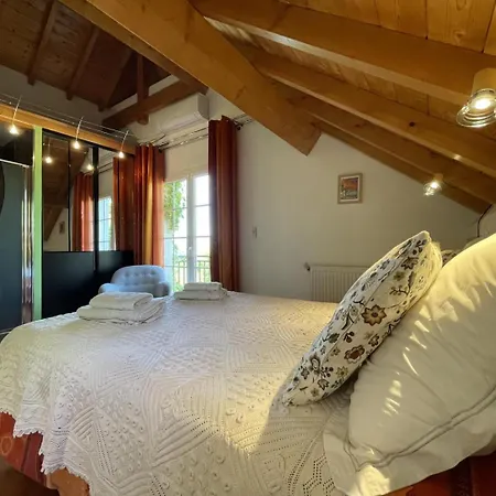 Les De La Maison Bleue D'estialescq *