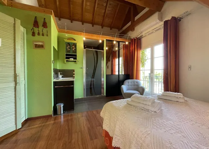 Les De La Maison Bleue D'estialescq Lägenhet