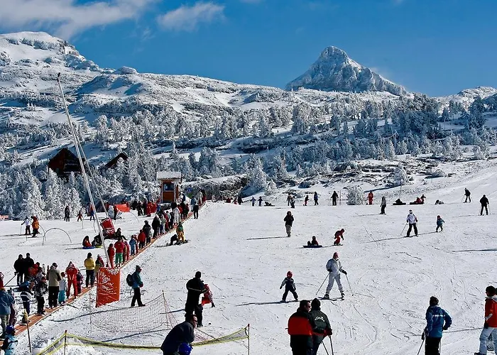 Les De La Maison Bleue D'estialescq