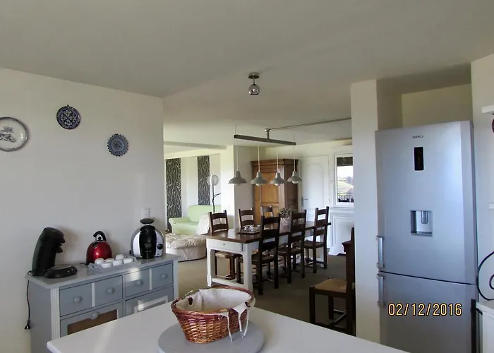 Lägenhet Les De La Maison Bleue D'estialescq *