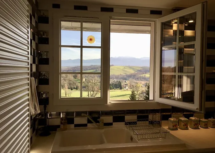 Les De La Maison Bleue D'estialescq Lägenhet *